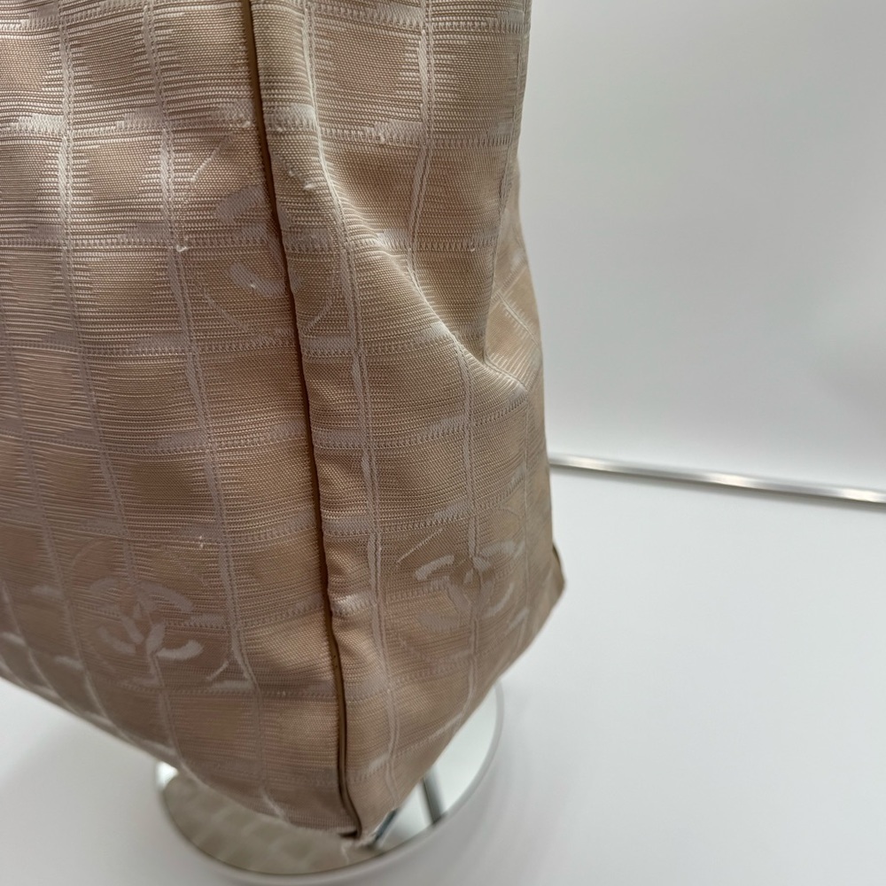 Chanel-Authentic- Travel Line Tote Bag Pink Blush - Picture 4 of 15